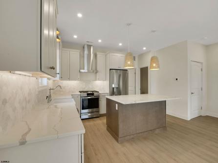 135B Crocus, west side \