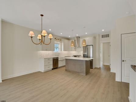 135B Crocus, west side \