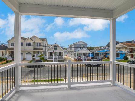 135B Crocus, west side \
