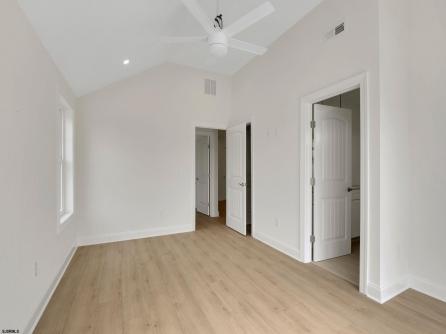 135B Crocus, west side \