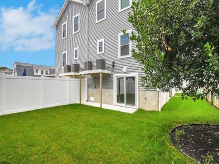 135B Crocus, west side \