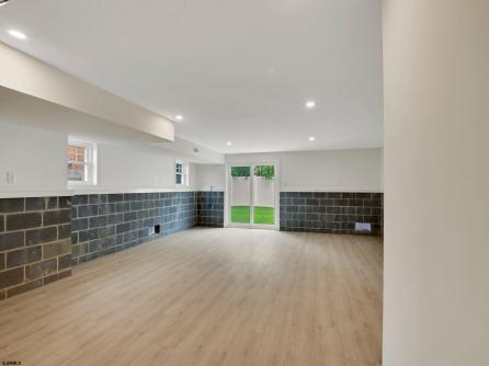 135B Crocus, west side \