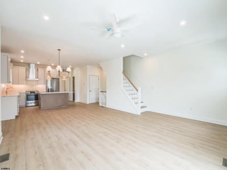 135B Crocus, west side \