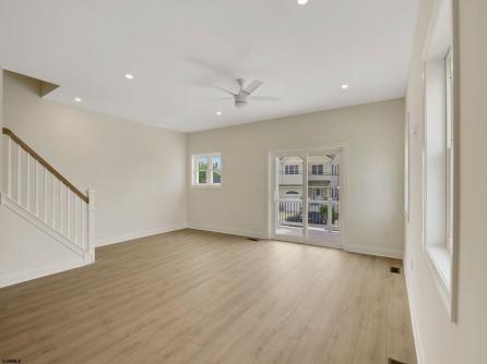 135B Crocus, west side \