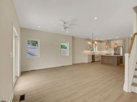 135B Crocus, west side \