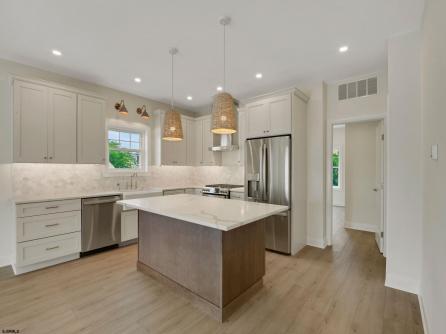135B Crocus, west side \