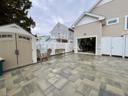 225 W Inlet Rd