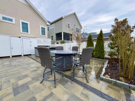 225 W Inlet Rd