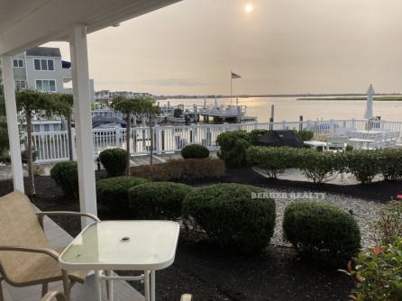 1114 Bayfront
