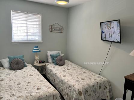 1027 Ocean Ave