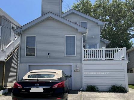 753 Simpson Ave