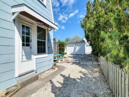 338 E Seaspray Rd