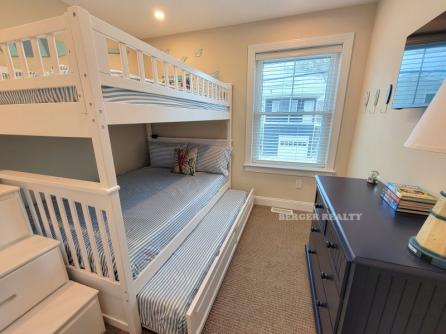 1437 West Ave