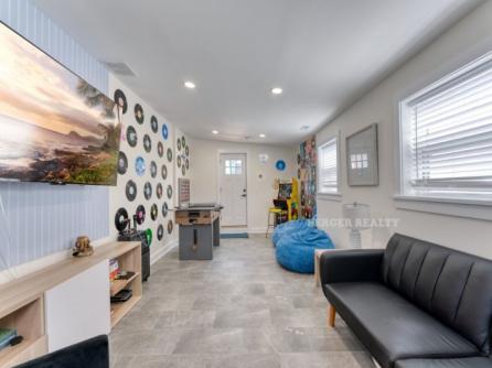 1100 West Ave