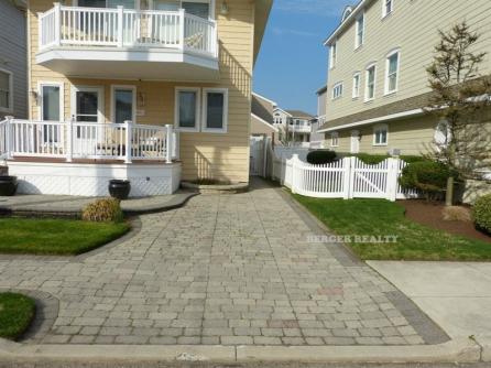 413 St. Davids Place