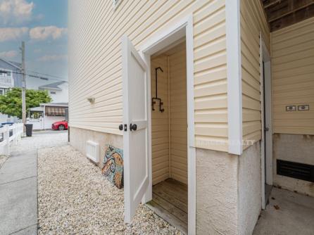 1131 Central Avenue