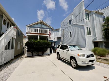 1140 Bay Ave
