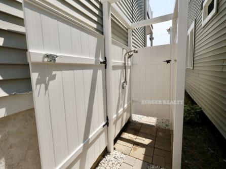 1140 Bay Ave