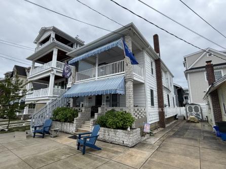 820 St James Place
