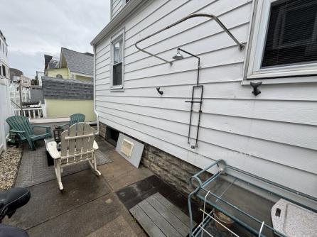 820 St James Place
