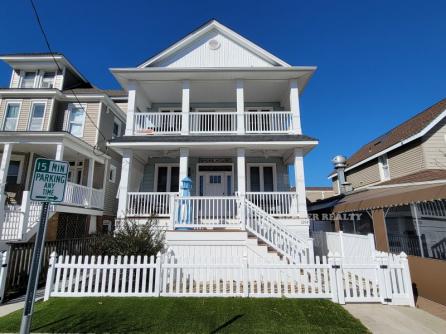 1209 West Ave