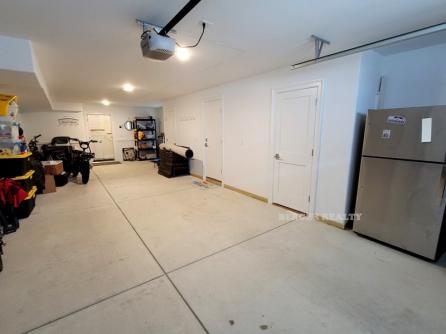2204 Wesley Ave
