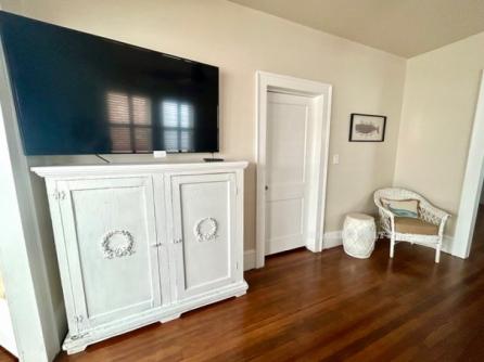 1110 Bay Ave