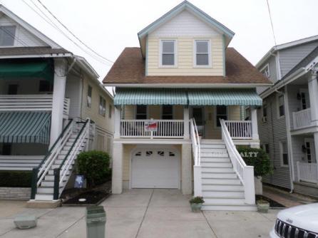 840 St. James Place