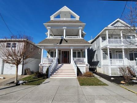 1111 Bay Ave