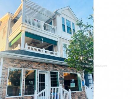 1028 Asbury Ave