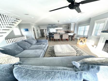 9 E 11th Street