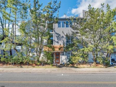 2900 Wesley Avenue