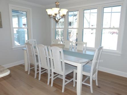 826 Moorlyn