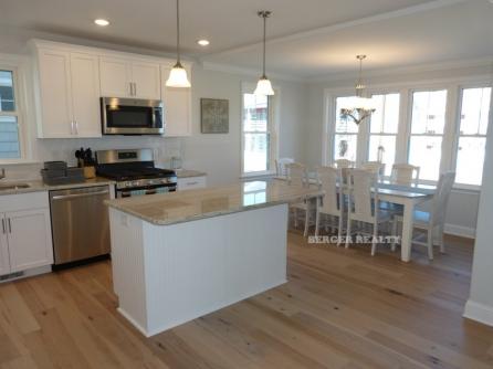 826 Moorlyn