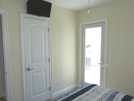 826 Moorlyn