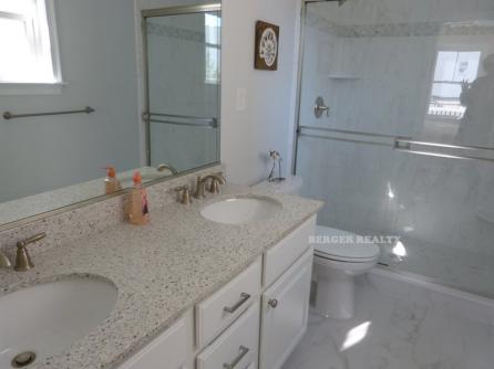 826 Moorlyn