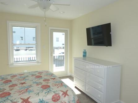 826 Moorlyn