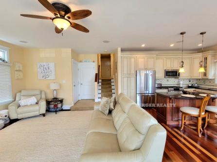 3804 Central Ave