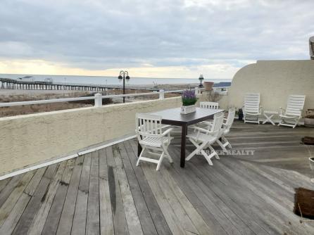 1368 Boardwalk