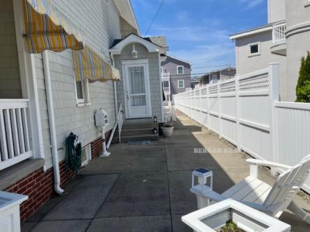 1930 Wesley Ave