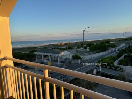 1670 Boardwalk