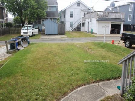 1809 Asbury Ave