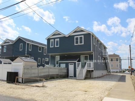 403 Bay Avenue