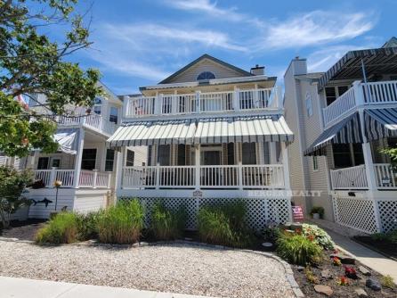 1442 West Ave