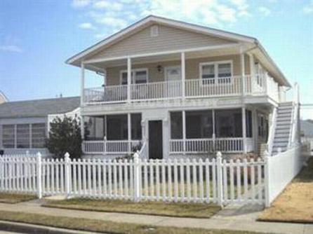 3225 Bay Ave.