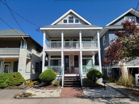 830 St Charles Place