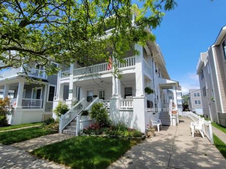1132 Wesley Ave