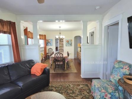 1132 Wesley Ave