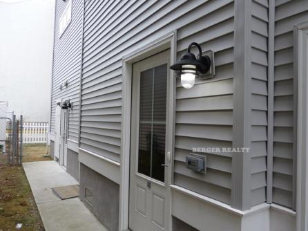 712 E. 9th Street