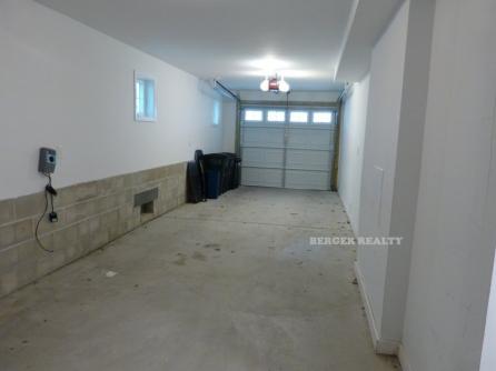 712 E. 9th Street